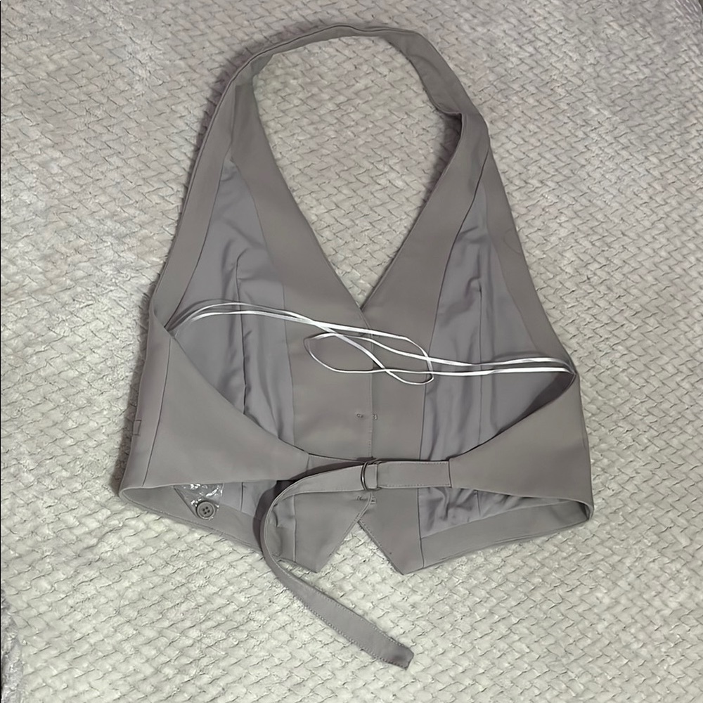 Gray button-up vest - Picture 3 of 5